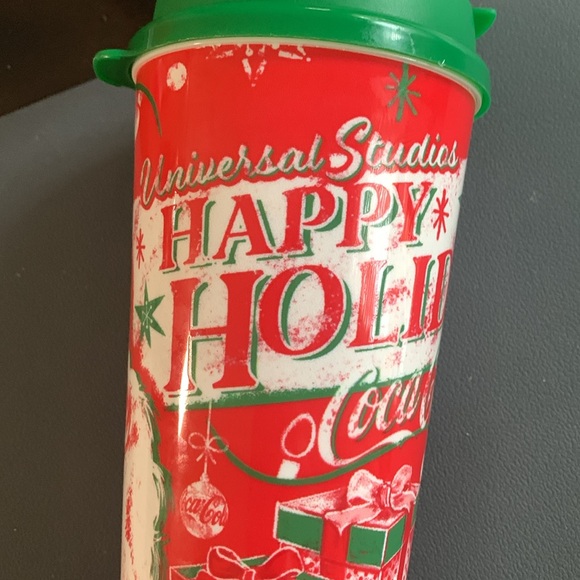2022 Disney Universal Studios Christmas Happy Holidays Santa CocaCola Cup - Picture 7 of 10